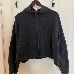 Lululemon cropped zip top, sweatshirt.